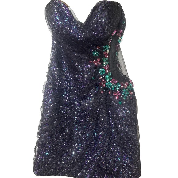Kiss Kiss Dresses & Skirts - Kiss Kiss Sequin Vintage Homecoming/Prom Dress Gem Detail & Mesh Opening Sz‎ 6